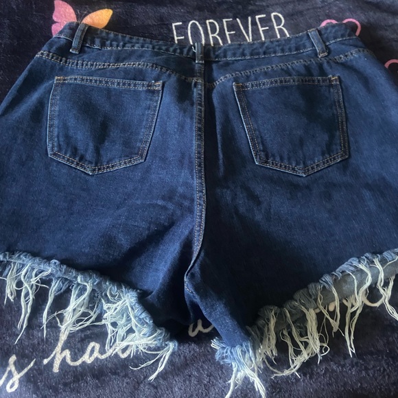 Ripped jean shorts!! - Picture 2 of 3